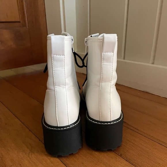 Madden Girl Mzoey Women’s White Combat Boots, Size 10 - Picture 3 of 6